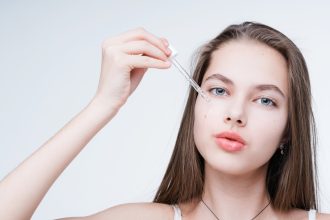 Top 10 Benefits of Niacinamide Serums for Acne-Prone Skin