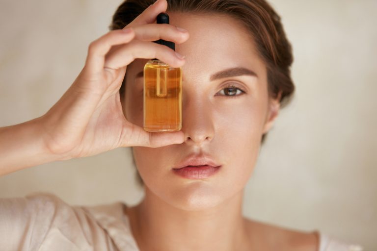 7 Reasons To Use Serum for Skincare - Vitamincserum