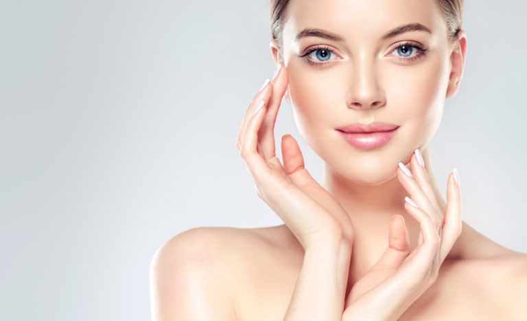 Oil-Free Elegance: Hyaluronic Acid Serum for Oily Skin